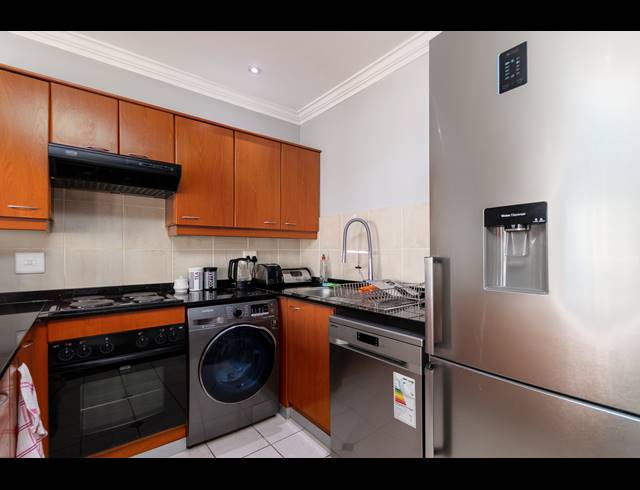 2 BEDROOM APARTMENT TO LET IN CENTURY CITY